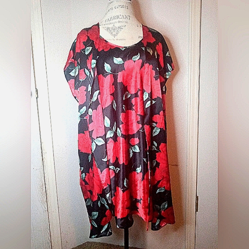 Secret Treasures 2 Piece Robe & Nightgown